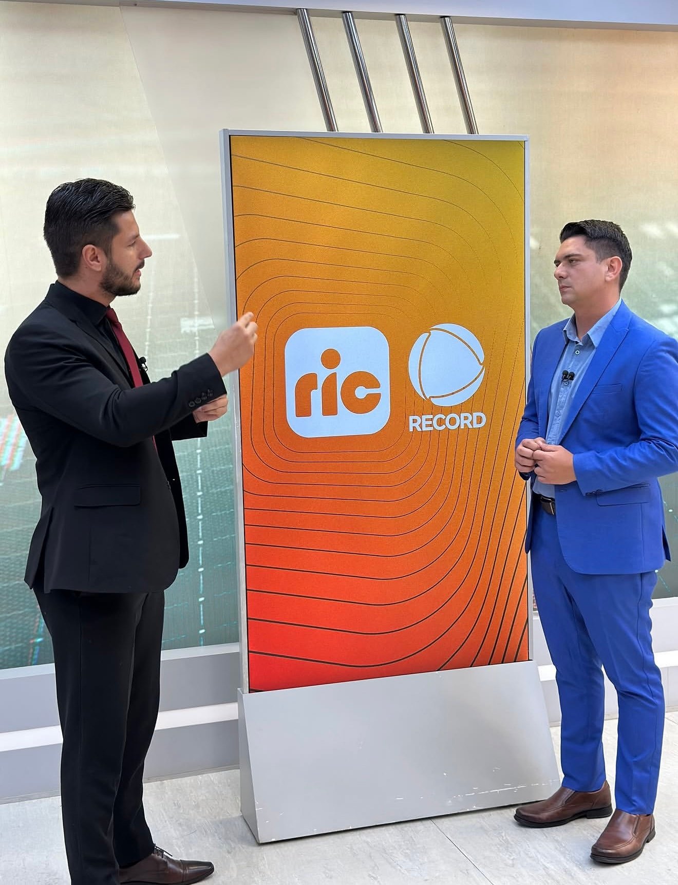 Mídia 2 — Dr. Adriano Junior em entrevista